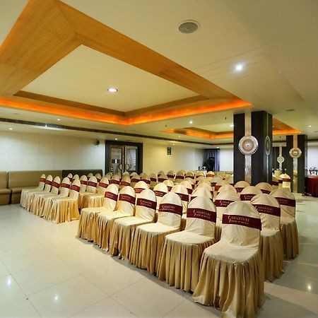 Hotel Sitara Grand Хайдарабад Экстерьер фото