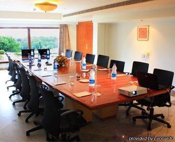 Hotel Sitara Grand Хайдарабад Экстерьер фото